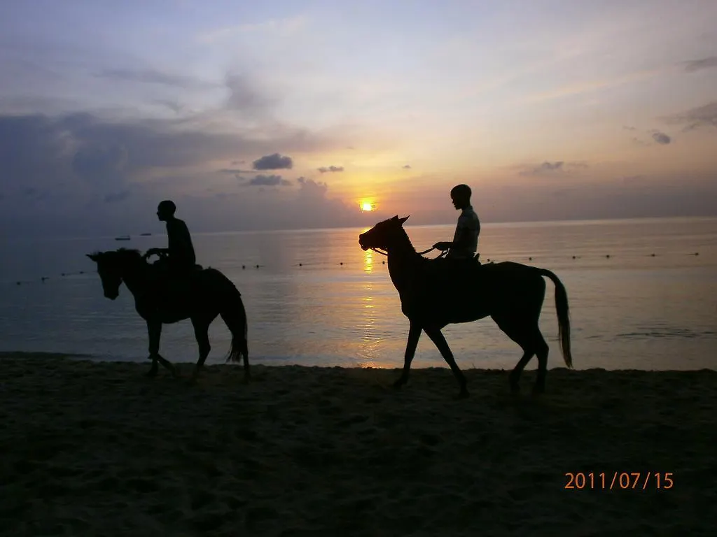 מלון נגריל Coral Seas Beach