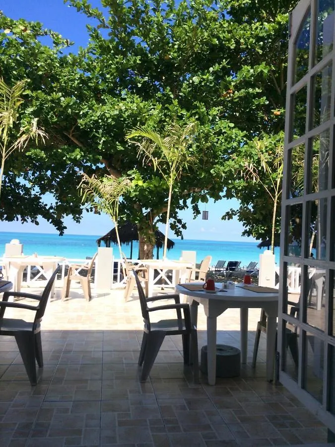 נגריל Coral Seas Beach 2*,